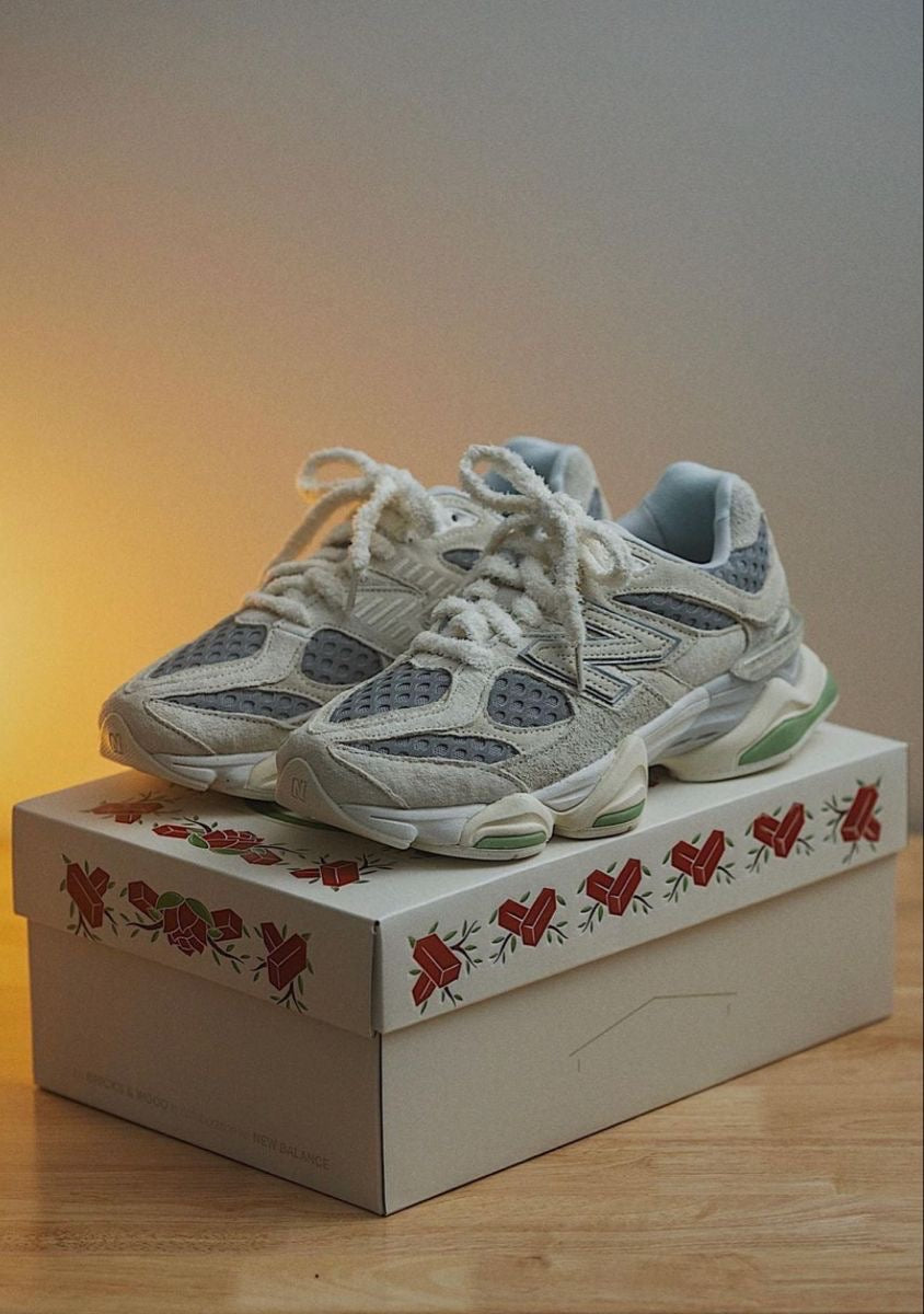 New Balance 9060 לבנים ועץ