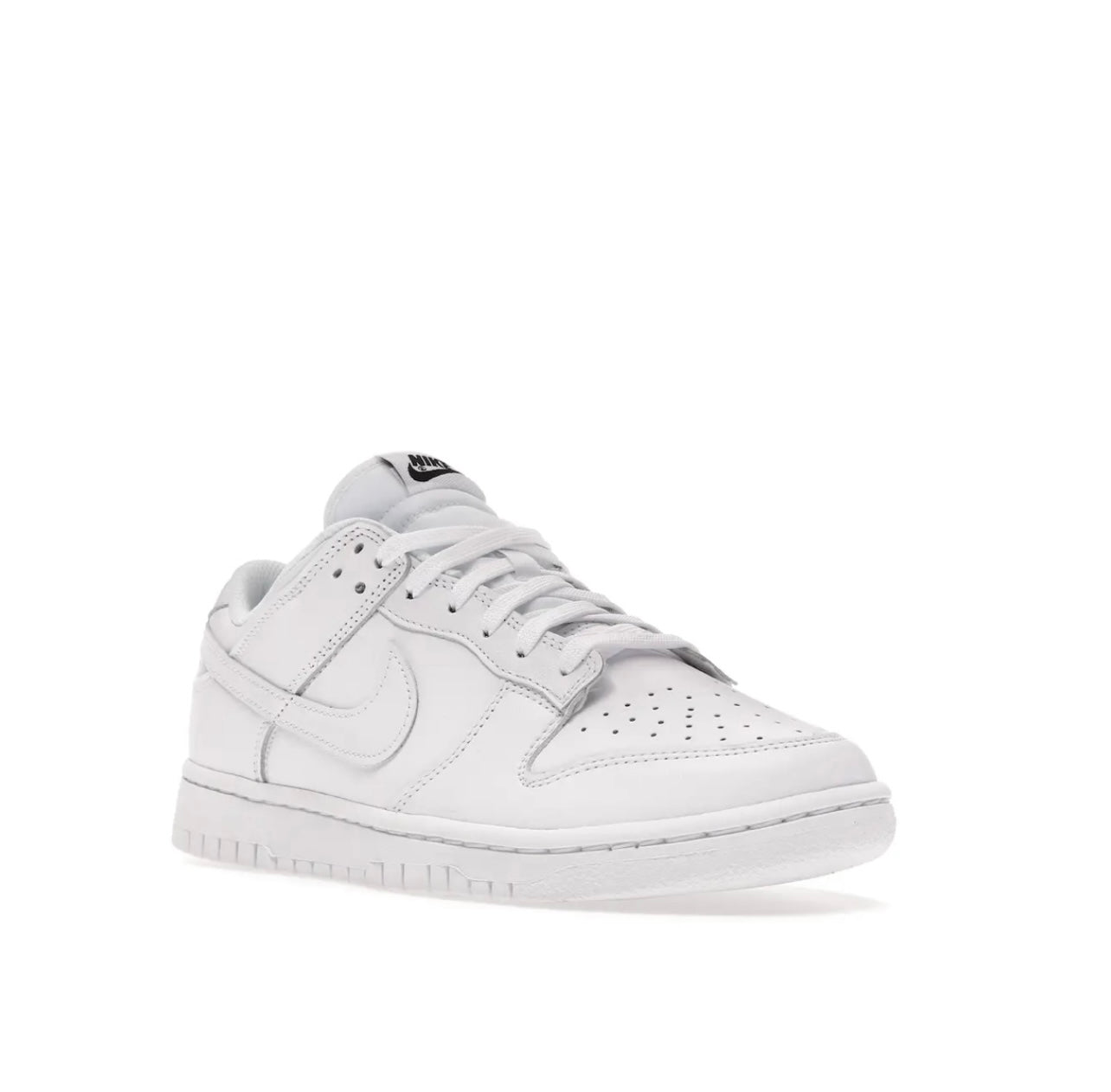 Nike Dunk Low טריפל לבן