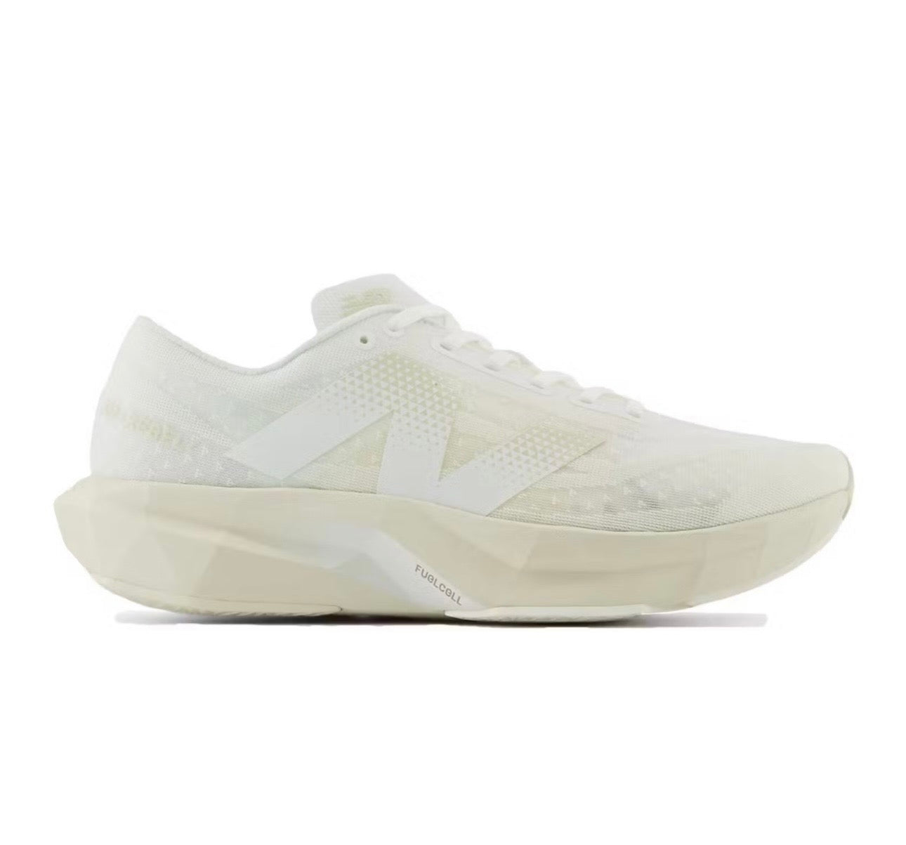נעלי New Balance FuelCell Cream מקוריות בעיצוב אופנתי עכשווי לקידום אתר