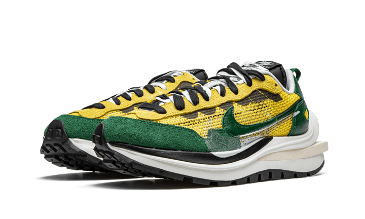 Nike Vaporwaffle Sacai Tour Yellow Stadium ירוק
