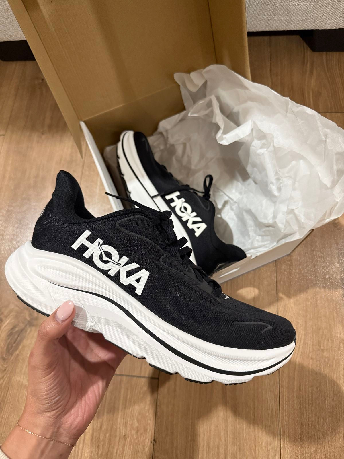 Hoka Clifton 10