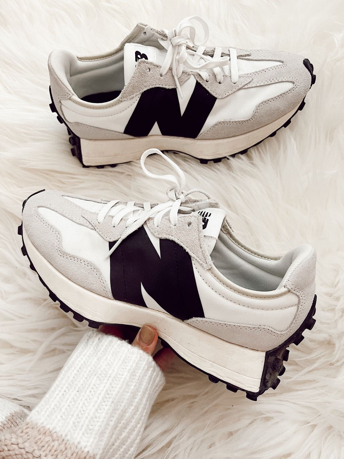 New Balance 327
