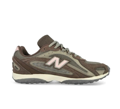 New Balance 204L Brown pink