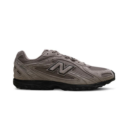 נעלי New Balance 204L dark grey מקוריות בעיצוב אופנתי עכשווי לקידום אתר