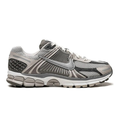 נעלי Nike Zoom Vomero 5 Grey מקוריות בעיצוב אופנתי עכשווי לקידום אתר