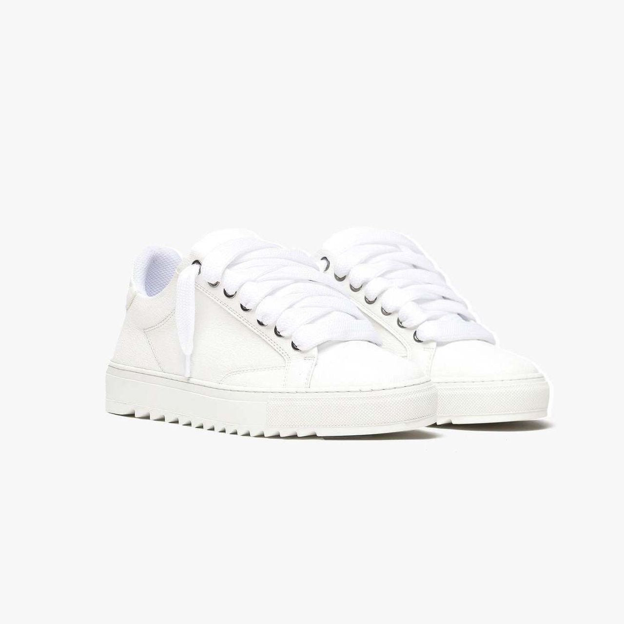 נעלי Numeris Classic white מקוריות בעיצוב אופנתי עכשווי לקידום אתר