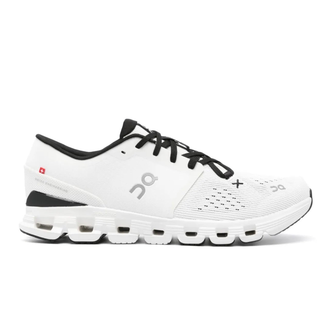 נעלי On cloud 5.0 white black מקוריות בעיצוב אופנתי עכשווי לקידום אתר
