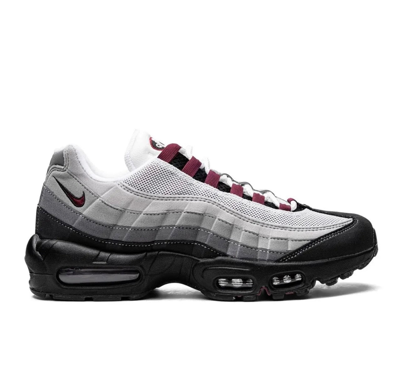 נעלי Nike air Vapormax 95’ grey black מקוריות בעיצוב אופנתי עכשווי לקידום אתר