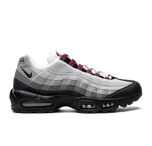 נעלי Nike air Vapormax 95’ grey black מקוריות בעיצוב אופנתי עכשווי לקידום אתר