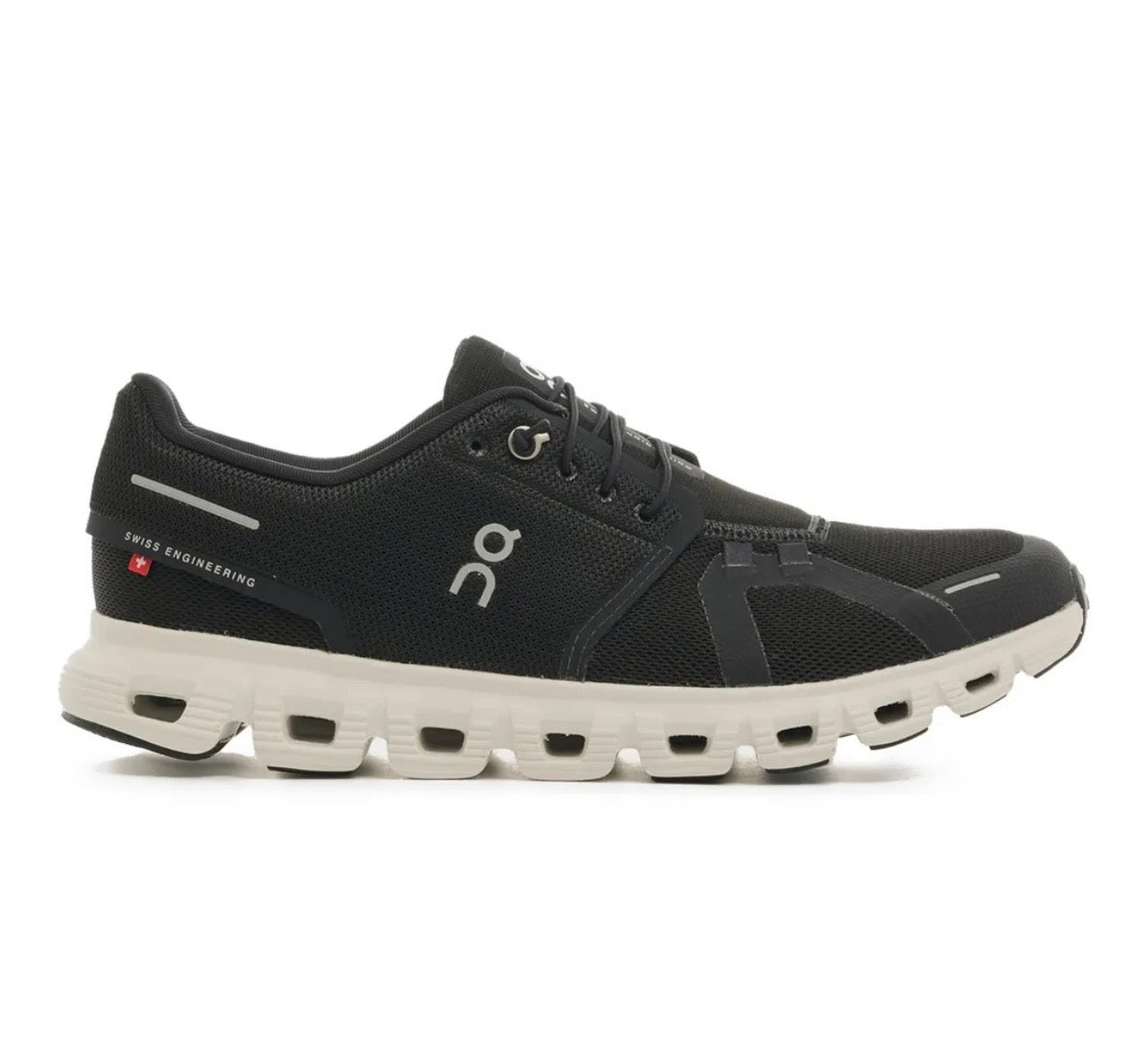 נעלי On cloud 5.0 black white מקוריות בעיצוב אופנתי עכשווי לקידום אתר