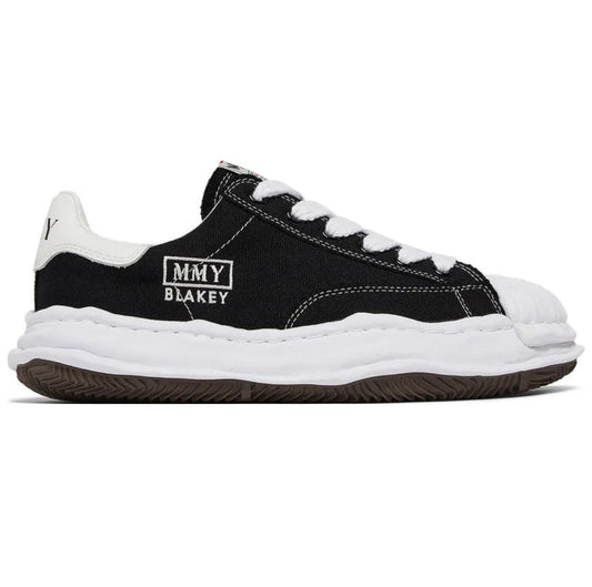 Maison Mihara Black White