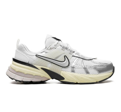 נעלי Nike V2K White Silver Beige מקוריות בעיצוב אופנתי עכשווי לקידום אתר