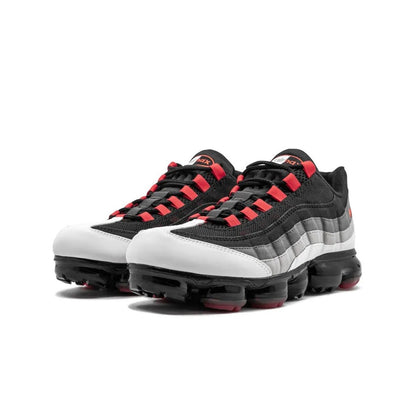 Nike air Vapormax 95’ grey red black