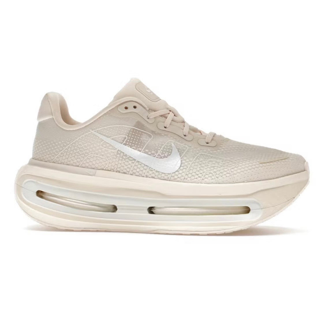 נעלי Nike Vomero Premium Beige מקוריות בעיצוב אופנתי עכשווי לקידום אתר