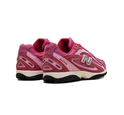 New Balance 204L mesh panel