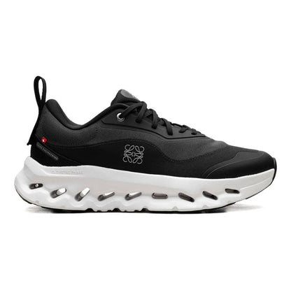 נעלי On Cloud X Loewe Black White מקוריות בעיצוב אופנתי עכשווי לקידום אתר
