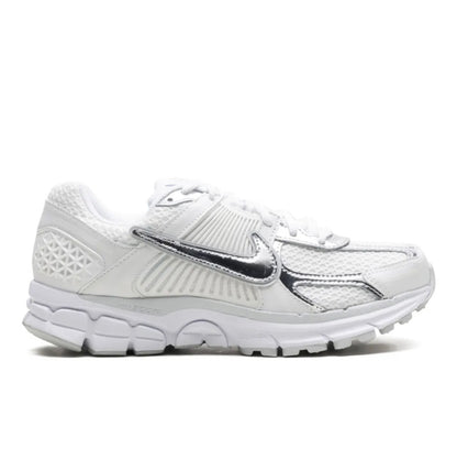 נעלי Nike Zoom Vomero 5 White Silver מקוריות בעיצוב אופנתי עכשווי לקידום אתר