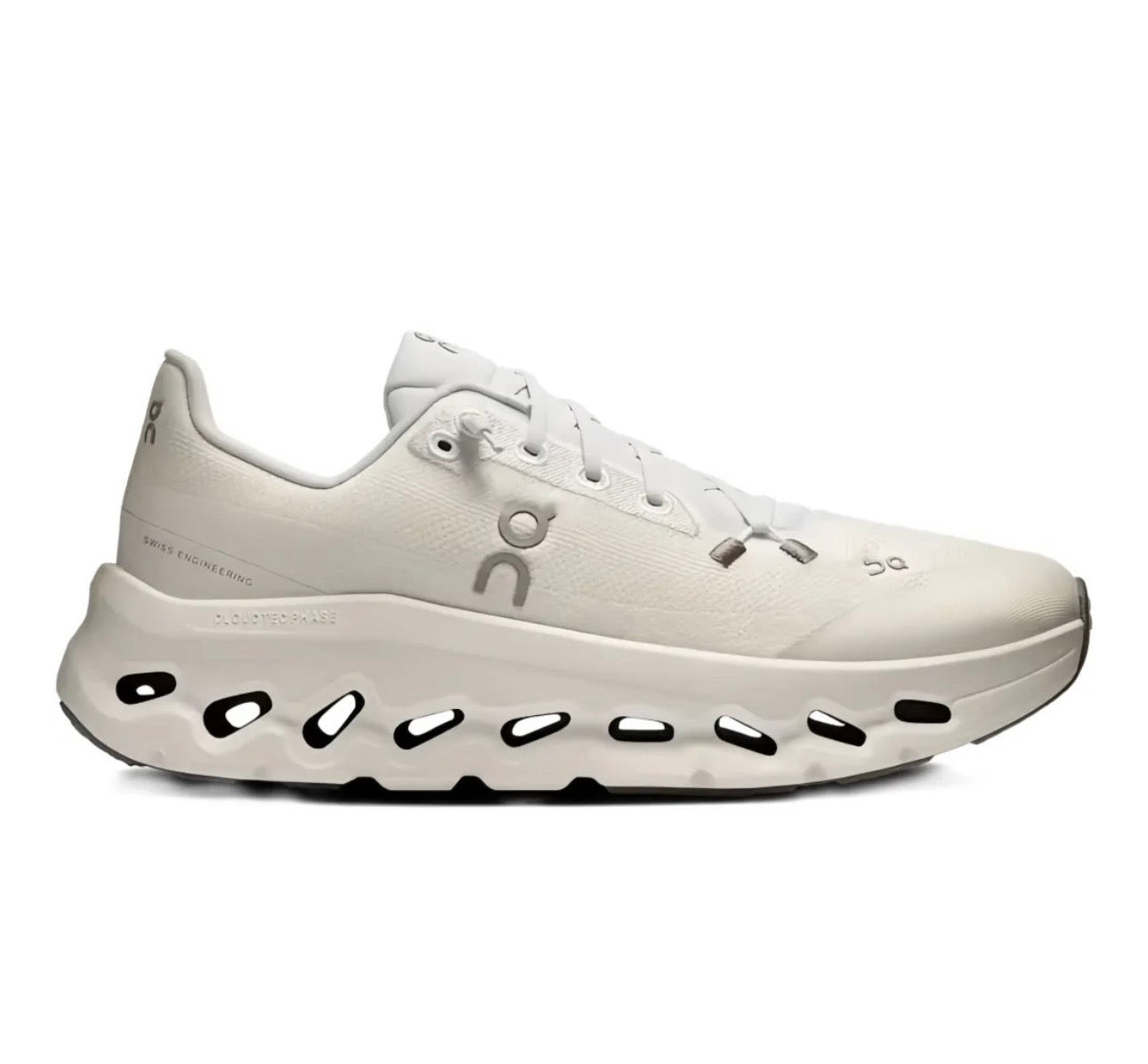 On Cloudtilt white