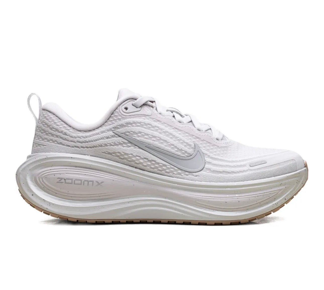 נעלי Nike Vomero Plus White מקוריות בעיצוב אופנתי עכשווי לקידום אתר