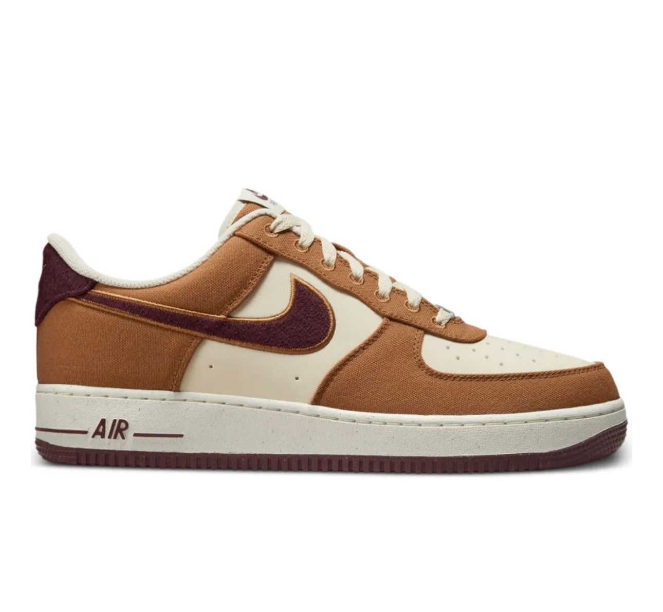 Nike AIR FORCE 1 Brown