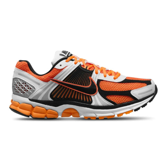 נעלי Nike Zoom Vomero 5 Silver Orange מקוריות בעיצוב אופנתי עכשווי לקידום אתר