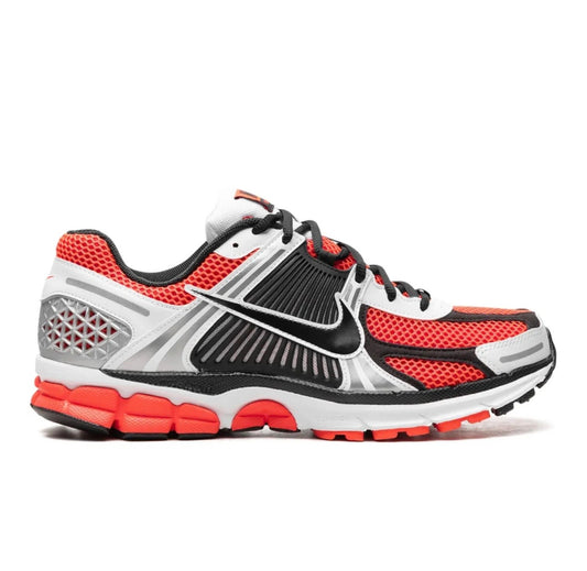 נעלי Nike Zoom Vomero 5 Silver Red מקוריות בעיצוב אופנתי עכשווי לקידום אתר