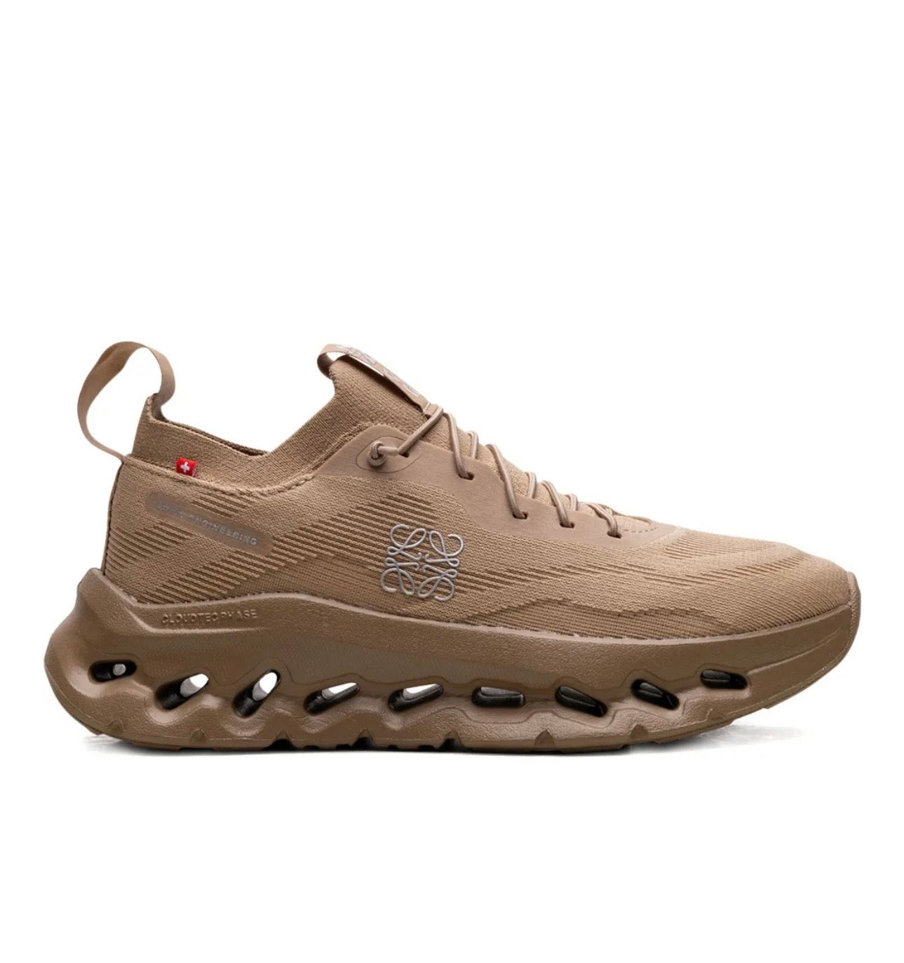 נעלי On Cloudtilt X LOEWE brown מקוריות בעיצוב אופנתי עכשווי לקידום אתר