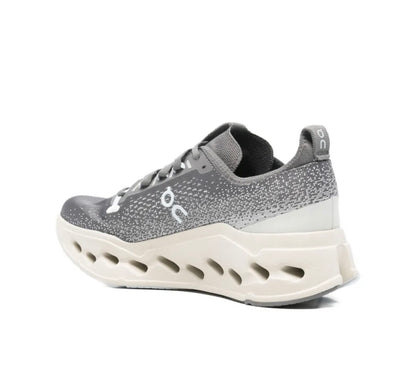 On Cloudsurfer Grey White