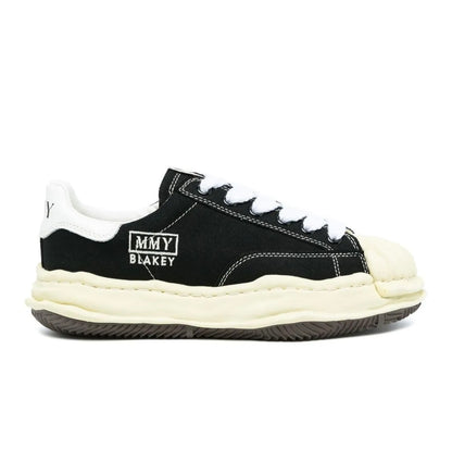 נעלי Maison Mihara Black Cream מקוריות בעיצוב אופנתי עכשווי לקידום אתר