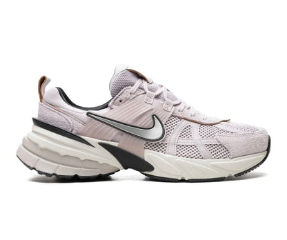 נעלי Nike V2K Pink Silver מקוריות בעיצוב אופנתי עכשווי לקידום אתר