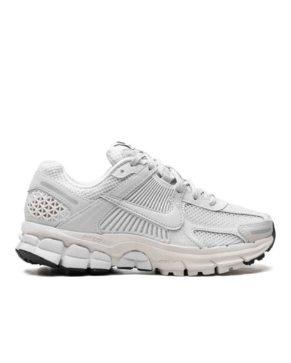 נעלי Nike Zoom Vomero 5 Triple White מקוריות בעיצוב אופנתי עכשווי לקידום אתר