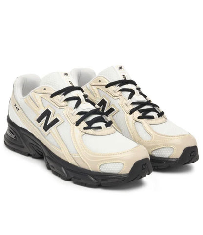 New Balance 740 cream