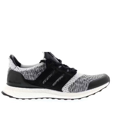 נעלי Adidas Ultra Boost Black White מקוריות בעיצוב אופנתי עכשווי לקידום אתר