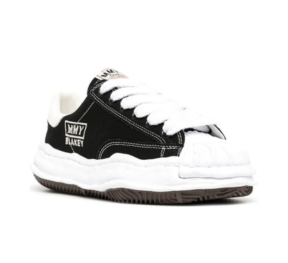 Maison Mihara Black White
