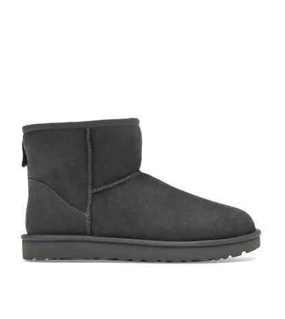 נעלי Ugg classic ultra suede ankle boots grey מקוריות בעיצוב אופנתי עכשווי לקידום אתר