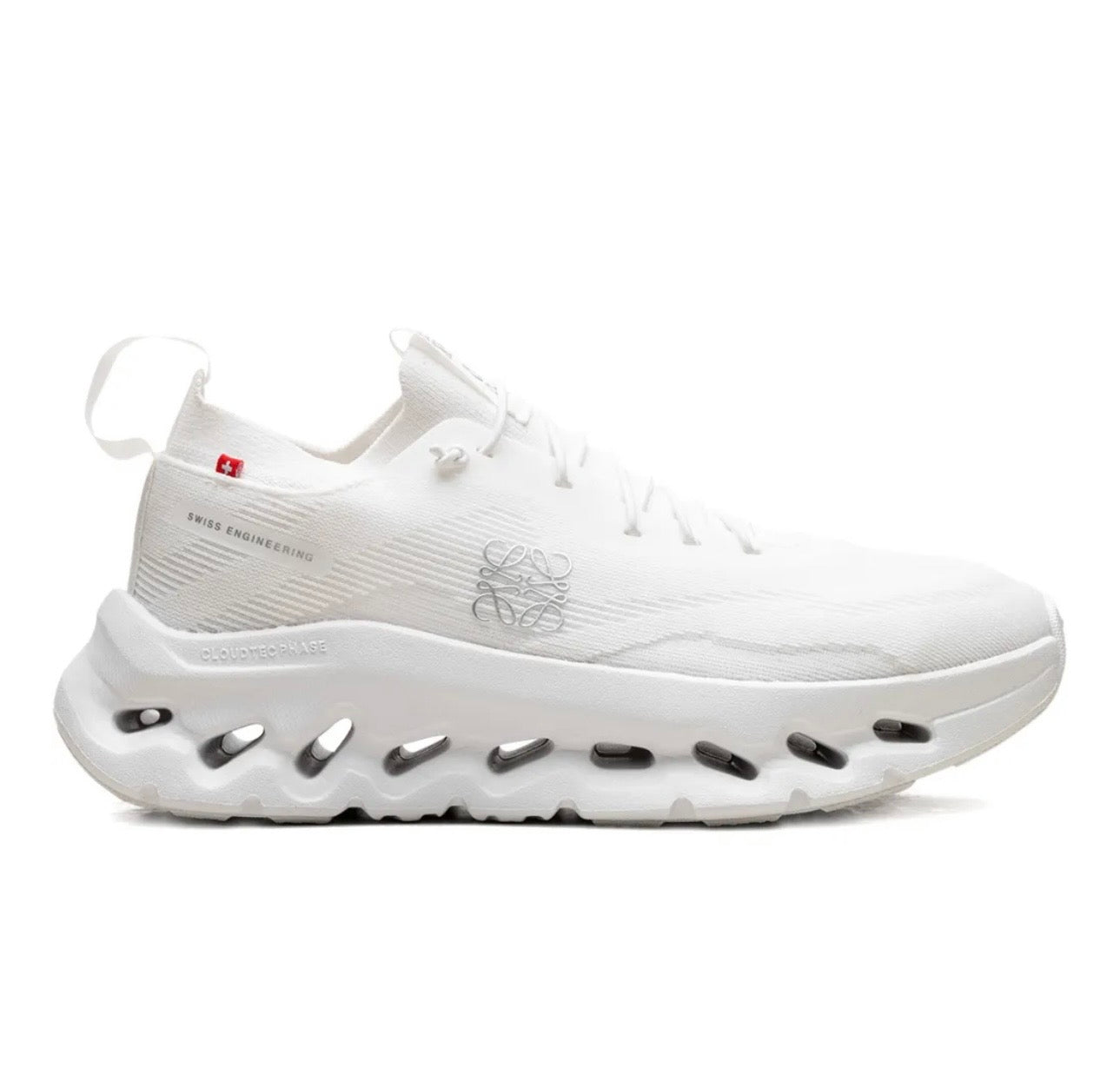 נעלי On Cloudtilt X LOEWE white מקוריות בעיצוב אופנתי עכשווי לקידום אתר