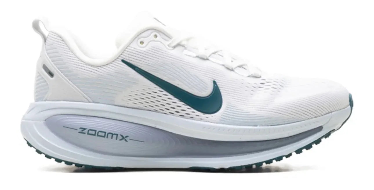Nike Vomero 18 מידה 42.5
