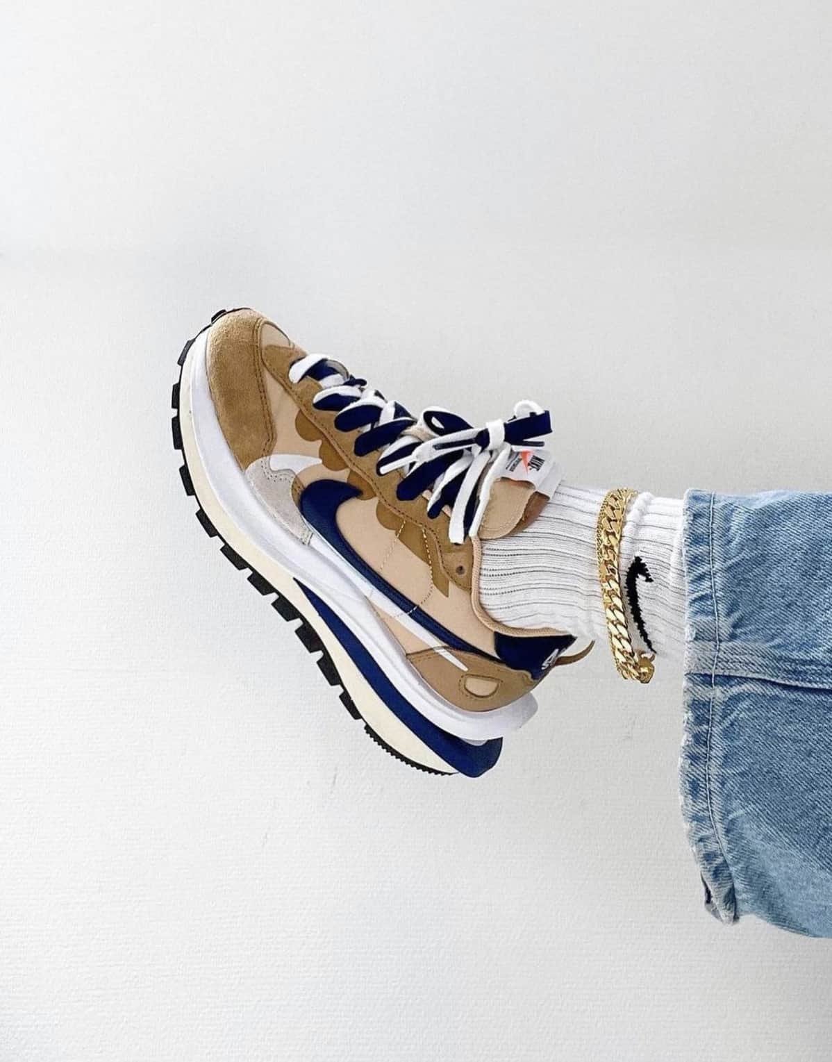 Nike X Sacai Vaporwaffle Tan Navy